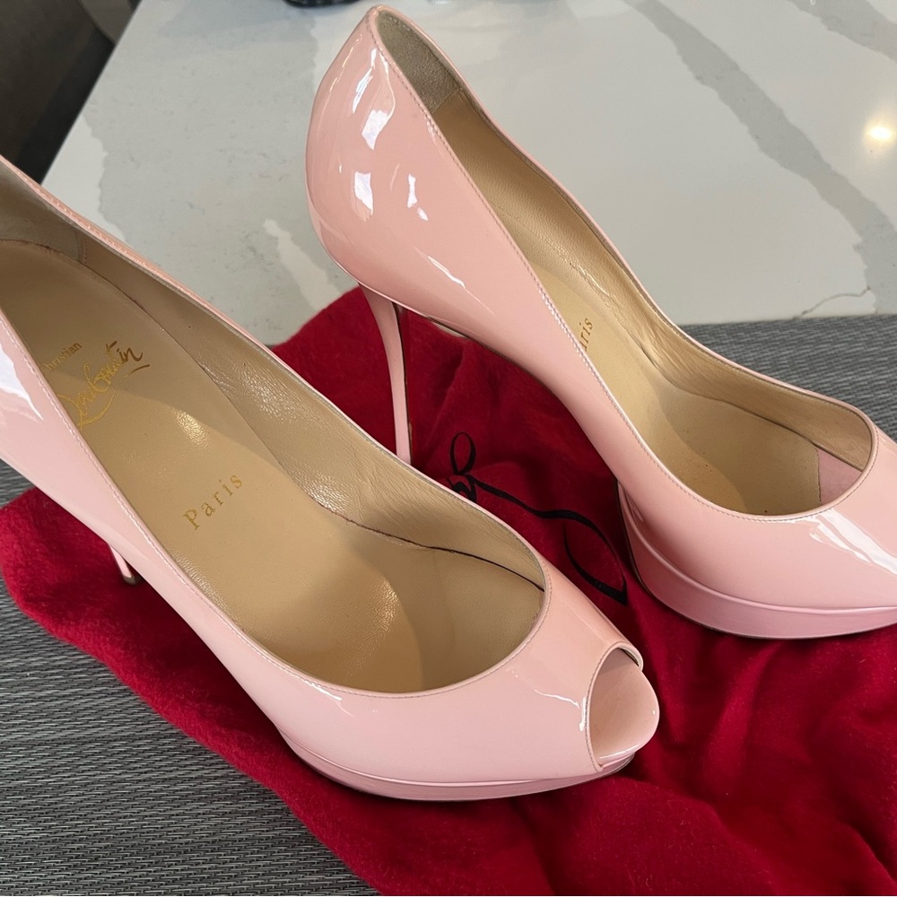 💕💕💕Christian Louboutin Alta Pink Peep-Toe Stiletto Heels - stop his heart!